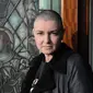 Sinead O’Connor dengan kasar mengungkapkan Kim Kardashian adalah seleb tak berguna (foto: Guardian).