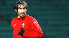 Villarreal's midfielder Robert Pires is pictured during a training session at Celtic Park in Glasgow on December 9, 2008 on the eve of their UEFA Champions League match against Celtic. AFP PHOTO/PAUL ELLIS