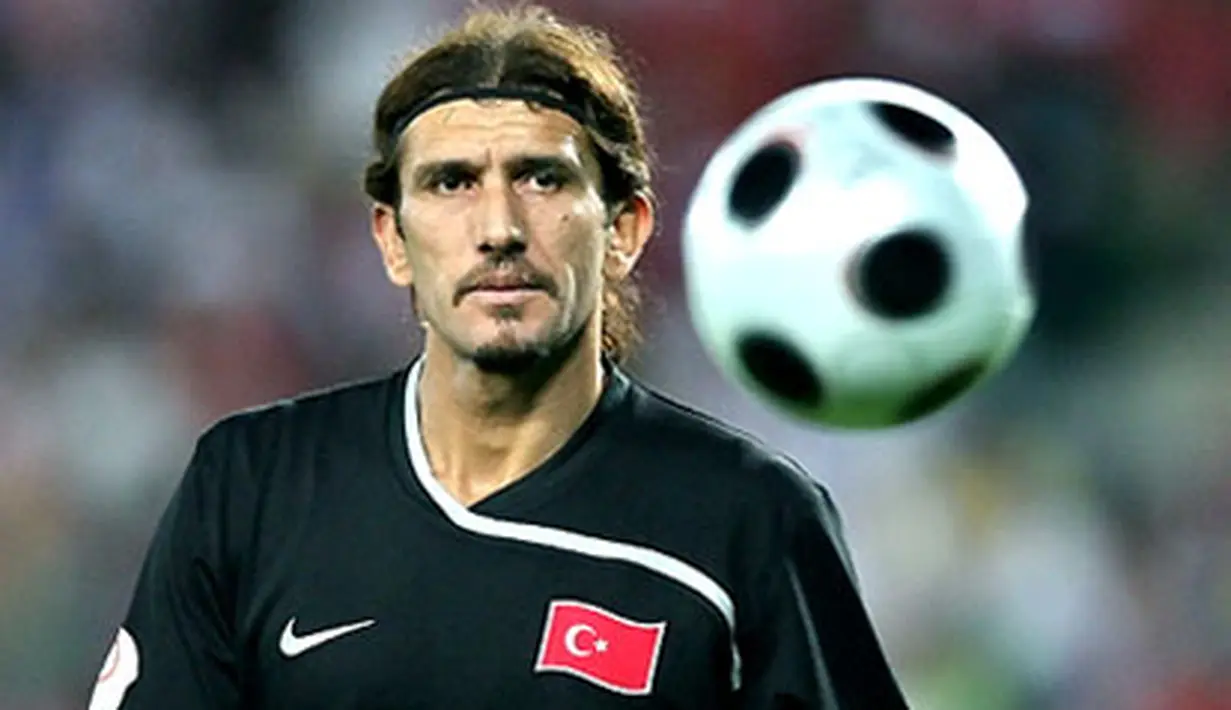 Turkish goalkeeper Rustu Recber during the Euro 2008 Championships quarter-final football match Croatia vs. Turkey on June 20, 2008 at Ernst Happel Stadium in Vienna. AFP PHOTO / DDP - RONNY HARTMANN