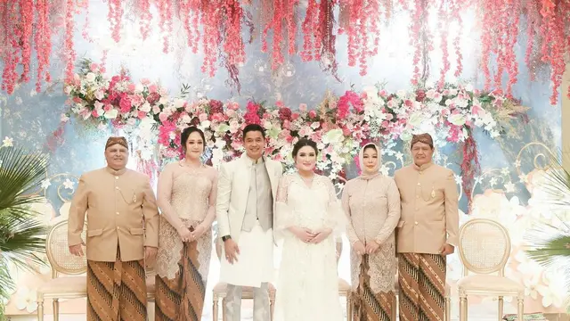 Tampil Memesona, Ini 7 Momen Acara Tujuh Bulanan Angbeen Rishi dan Adly Fairuz