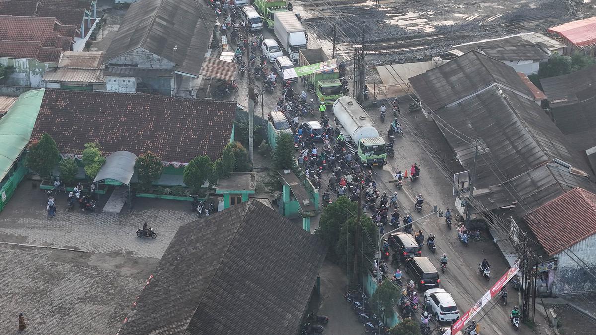 Setiap Pagi, Kemacetan Parah Terjadi di Jalan M Toha Parung Panjang Bogor