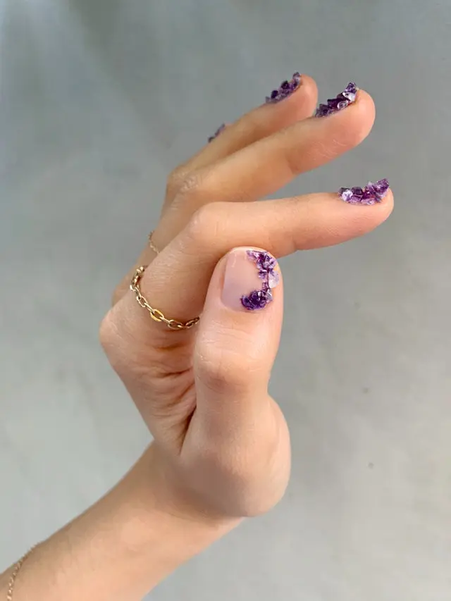 Kuku Lebih Cantik dengan Tren Manicure 2019