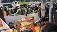 Rabu Malam, Massa Mulai Padati DPR dan Bikin Posko