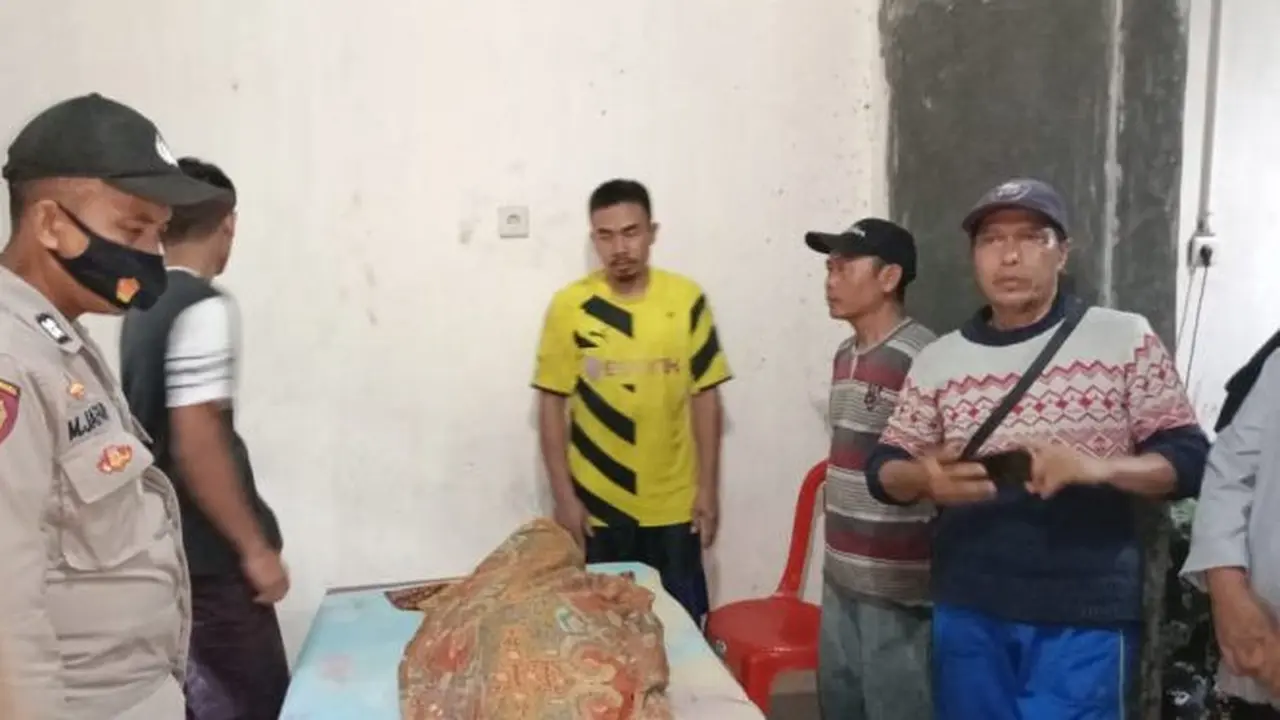 Jenazah Mad Surdi ditemukan usai terseret banjir di Sungai Datar, Purbalingga. (Foto: Liputan6.com/Polda Jateng)