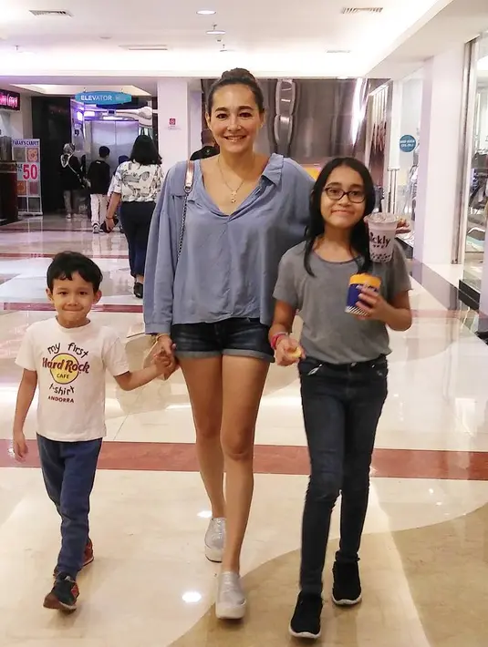 (Instagram/rezerdewi)