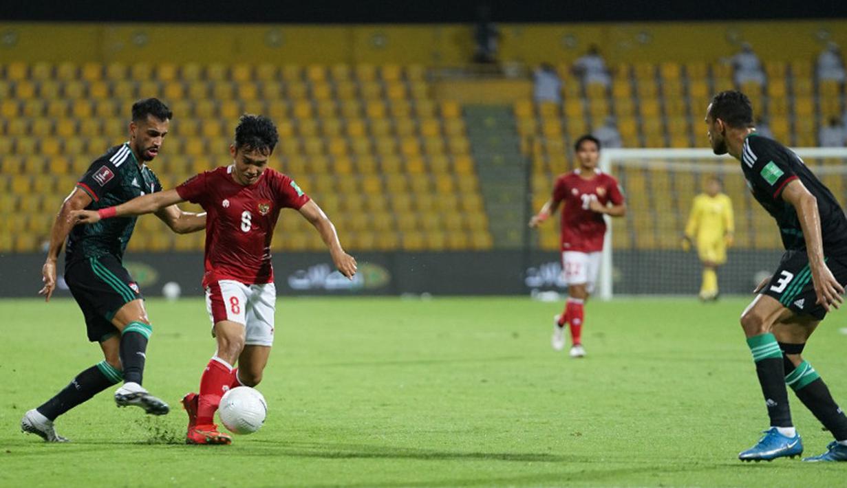 Tim merah putih memasukkan dua pemain sekaligus Witan Sulaiman dan Egy Maulana Vikri, namun itu tidak merubah keadaan. Keunggulan UEA 5-0 atas Indonesia bertahan hingga wasit meniup peluit panjang. (Foto: Dok. PSSI)