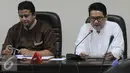 Ketua KPU Husni Kamil Manik (kanan) memberikan keterangan saat diskusi publik di Media Center Bawaslu, Jakarta, Jumat (10/6). Diskusi membahas mengenai tanggapan dan persiapan teknis penyelenggaraan Pilkada merujuk pada UU (Liputan6.com/Helmi Afandi)