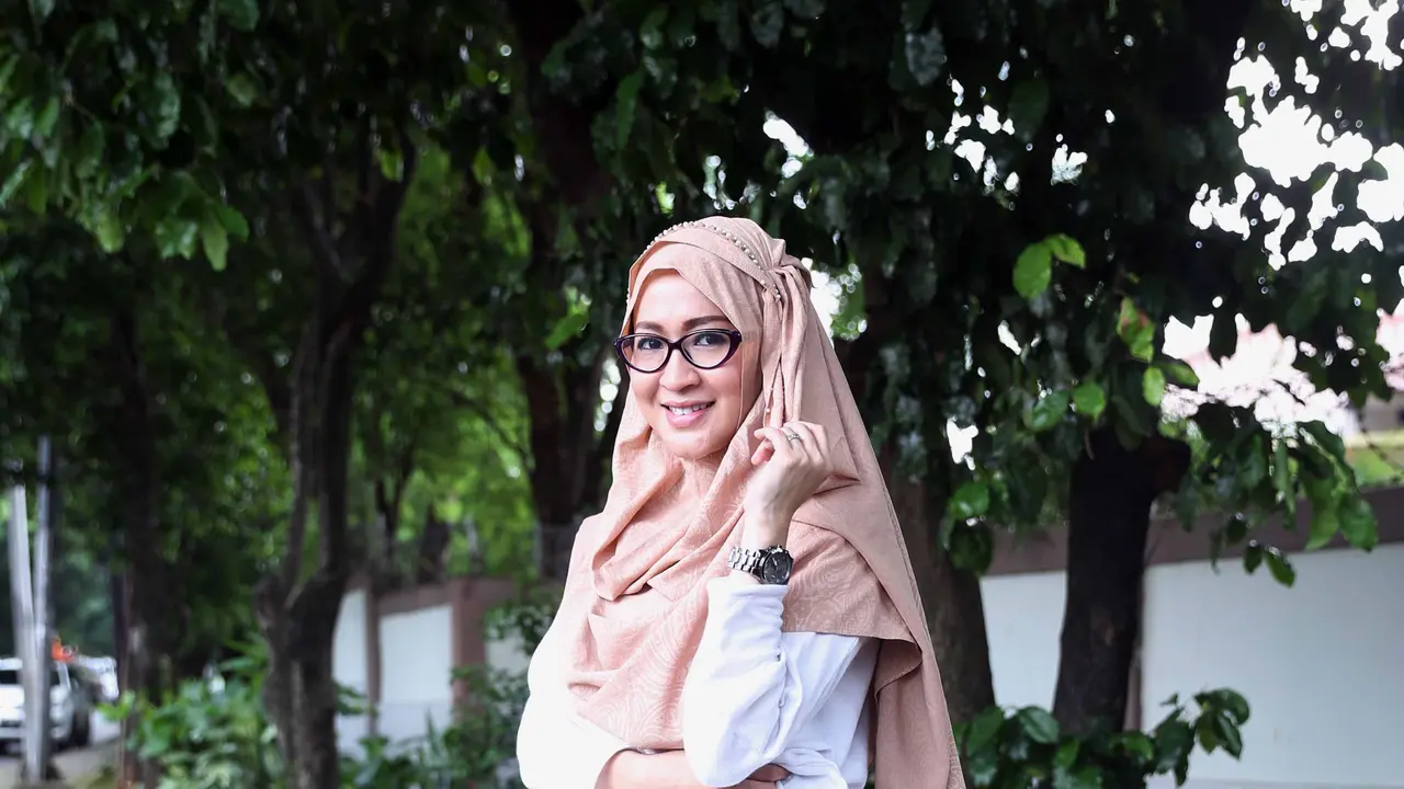 [Bintang] Okie Agustina Kegiatan Sosial