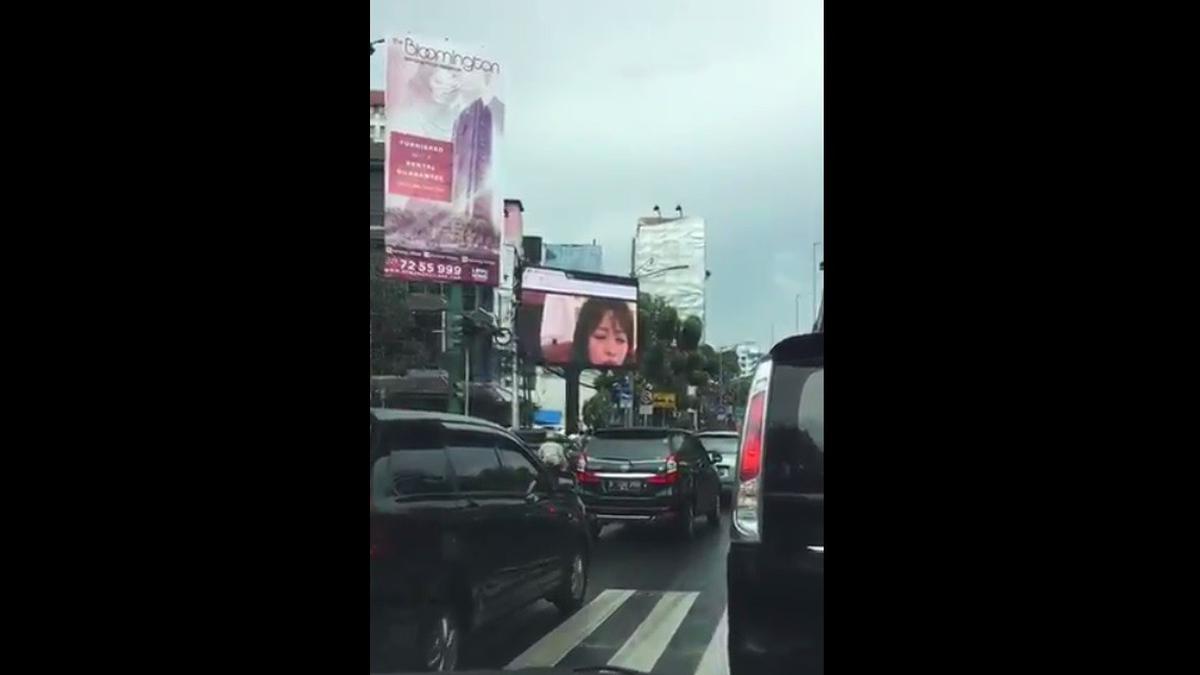 Nonton Bokep Yg Ada Jalan Ceritanya - Video Porno di Billboard Jalan Wijaya Gemparkan Netizen - Citizen6  Liputan6.com