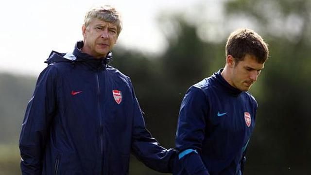 wenger-ramsey-131107b.jpg