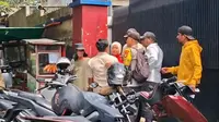 Kronologi Motor Emak-emak Ditarik Paksa Debt Collector di Jalan Berujung Baku Hantam dengan Warga