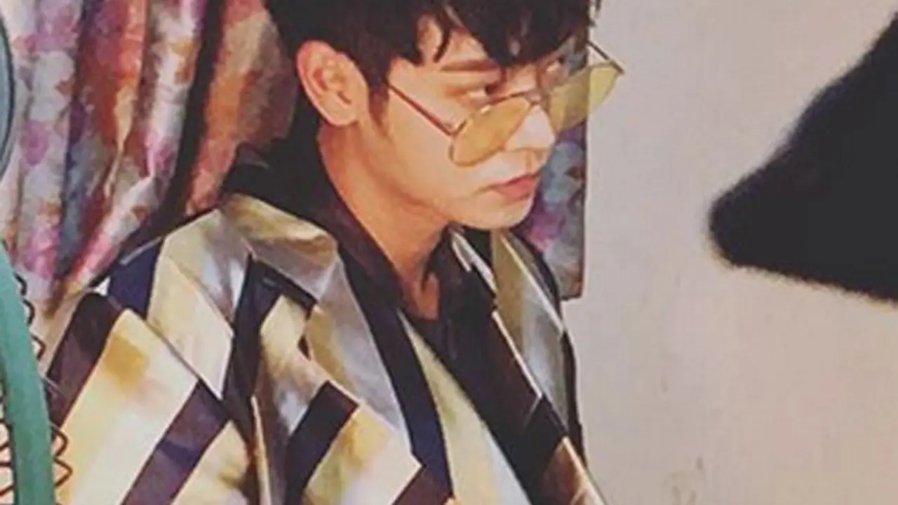 Jung Joon Young meninggalkan Korea untuk urusan pekerjaan. (Instagram/sun4finger)