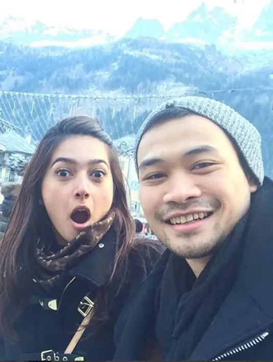 Lelaki yang mampu mencuri hati Nabila Syakieb ini merupakan sosok yang mencintai dunia fesyen dan penyayang binatang. Hingga kini konsep pernikahan mereka masih dirahasiakan. (via instagram/@nsyakieb85)