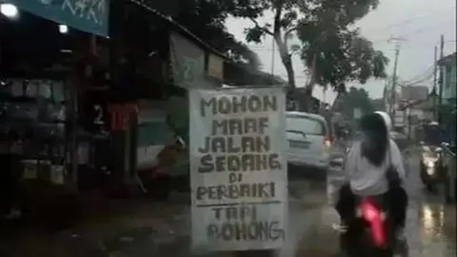 7 Potret Tulisan Perbaikan di Jalan Ini Kalimatnya Bikin Geleng Kepala