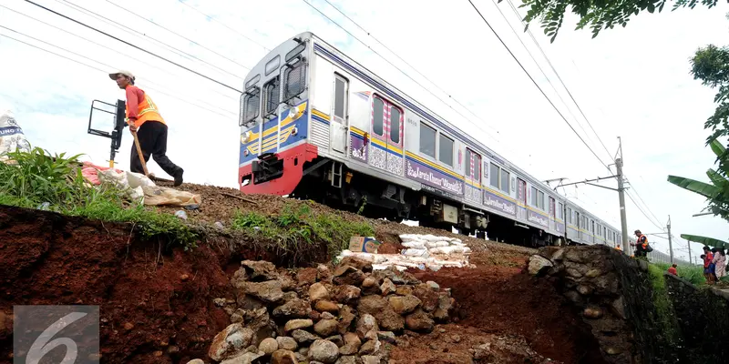 20151125-Perjalanan-KRL-Commuter-Line-Kembali-Normal-HEL