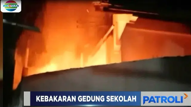 Menurut Ali Muhtar seorang guru sekolah, api berasal dari gudang sekolah yang berada di bagian belakang.