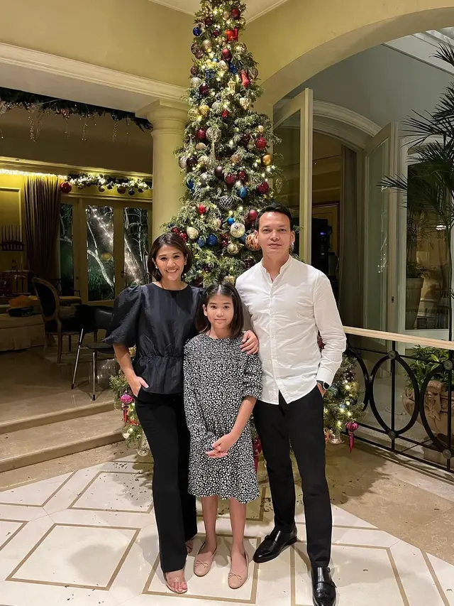 Momen 10 Artis Rayakan Natal dengan Keluarga, Penuh Kehangatan