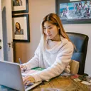 Mengatur Uang Ala Perempuan Mandiri, Jadi Fondasi Kuat Menuju Kebebasan Finansial
