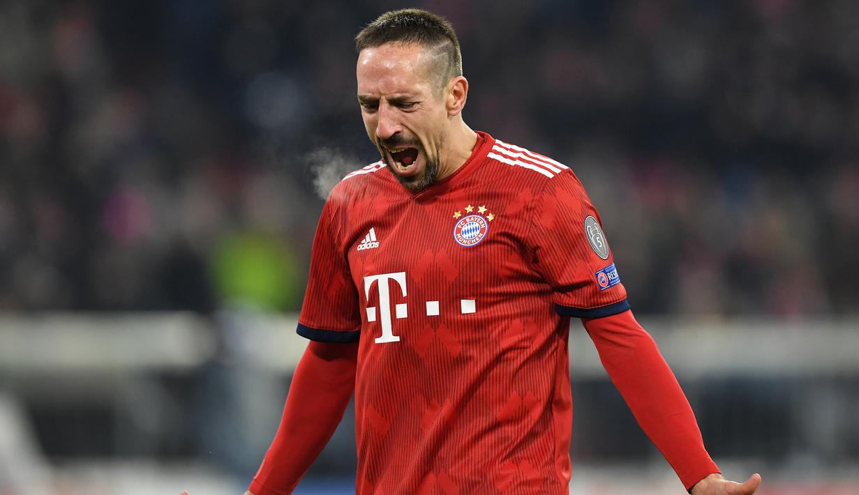 3. Franck Ribery (Bayern Munchen) - Pemain asal Prancis ini memutuskan hengkang dari Allianz Arena setelah 12 tahun mengabdi. Pria berusia 36 tahun itu sudah mencatatkan 422 laga dengan torehan 123 gol dan 183 assist. (AFP/Christof Stache)