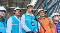Dirut PLN, Darmawan Prasodjo, Menerangkan TPSA Bagendung Memproduksi BBJP Pengganti Batu Bara. (Selasa, 29/11/2022). (Yandhi Deslatama/Liputan6.com).