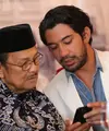 Aktor Reza Rahadian sukses memerankan tokoh presideng ketiga RI BJ Habibie. Kesuksesannya tidak hanya di tanah air, tapi juga sampai di asia pasific. Reza baru saja meyabet gelar aktor terbaik seasia pasific. (Adrian Putra/Bintang.com)