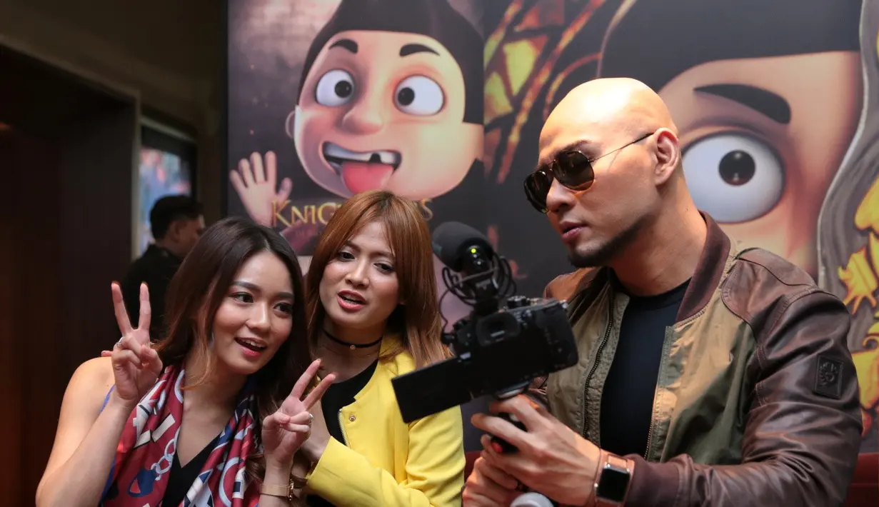 Setelah proses selesai dan menyakasikan hasilnya, ia mengaku ketagihan. Perempuan kelahiran Semarang 23 tahun ini berharap kembali mendapat tawaran kembali menjadi dubber. (Adrian Putra/Bintang.com)