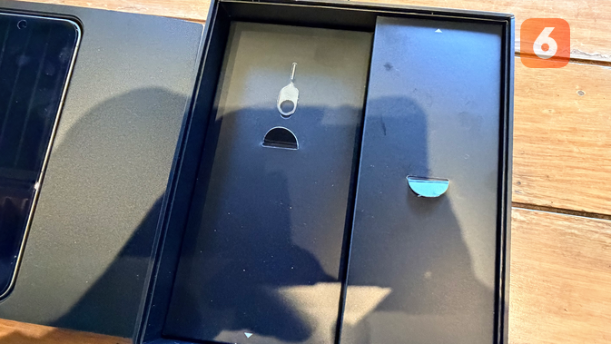 <p>Kotak Vivo X300 Pro. (Liputan6.com/ Yuslianson)</p>