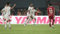 Pemain Timnas Vietnam merayakan gol ketiga ke gawang Timnas Indonesia dalam laga Grup A Piala AFF 2026 di Stadion Pakansari, Cibinong, Senin (3/8/2026) malam WIB. (Kapanlagi.com/Budy Santoso)