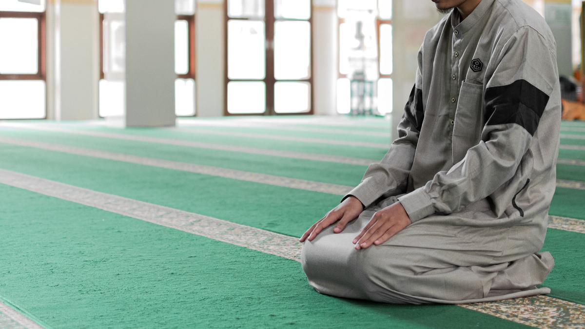 Waktu Sholat Hari Ini 3 Oktober 2024, Dilengkapi Niat Sholat dan Manfaatnya