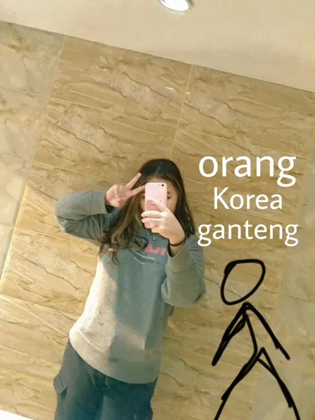 Wanita Ini Minta Fotonya Diedit Bareng Orang Korea, 6 Hasilnya Bikin Geleng Kepala