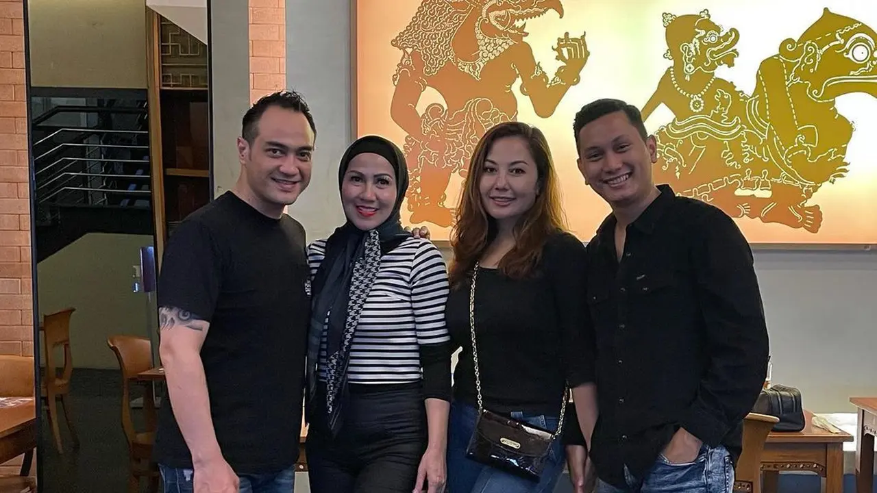 6 Potret Kebersamaan Venna Melinda dan Ferry Irawan, Disebut Cocok