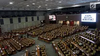 Suasana Sidang Paripurna di Gedung Nusantara II, Kompleks Parlemen, Senayan, Jakarta, Rabu (14/2). Penundaan pelantikan pimpinan baru DPR asal PDIP karena belum ada penomoran tentang hasil revisi UU MD3. (Liputan6.com/JohanTallo)