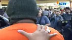 Modus yang dilakukan tersangka calo PNS ini dengan mengaku punya kerabat dekat yang bekerja di Pengadilan Agama Banyuwangi.
