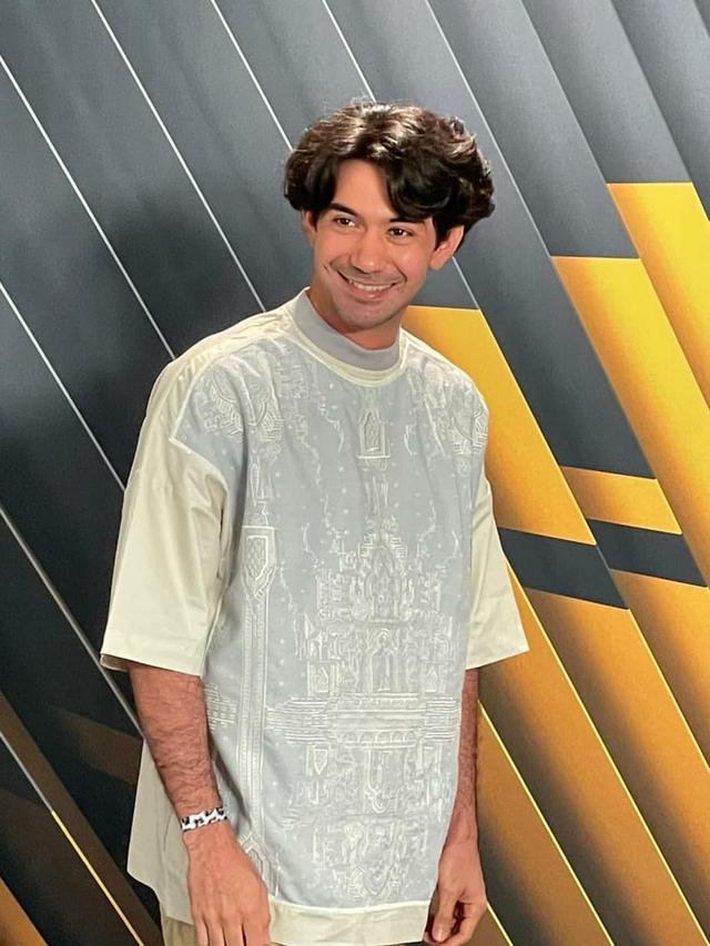 Reza Rahadian. (Foto: Instagram @officialpilarez)