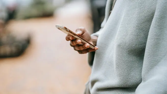 Scrolling sosial media