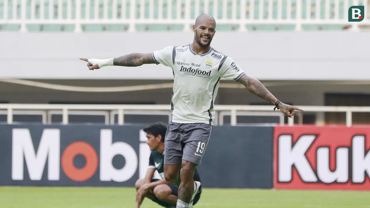 Foto: David da Silva Borong 2 Gol, Persib Bandung Bungkam Persikabo 1973 di Laga Uji Coba