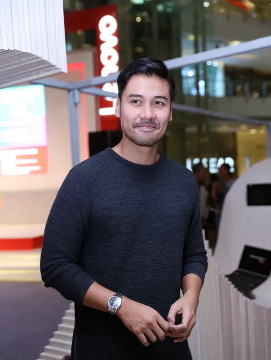 Bukan tanpa alasan jika Chicco tidak mandi ketika datang ke sebuah acara,  ia tidak mau membuat setiap orang menunggu dirinya. Ditambah perjalanan yang jauh mempengaruhi kondisi tubuhnya dan ia memilih untuk menghindari sakit. (Nurwahyunan/Bintang.com)