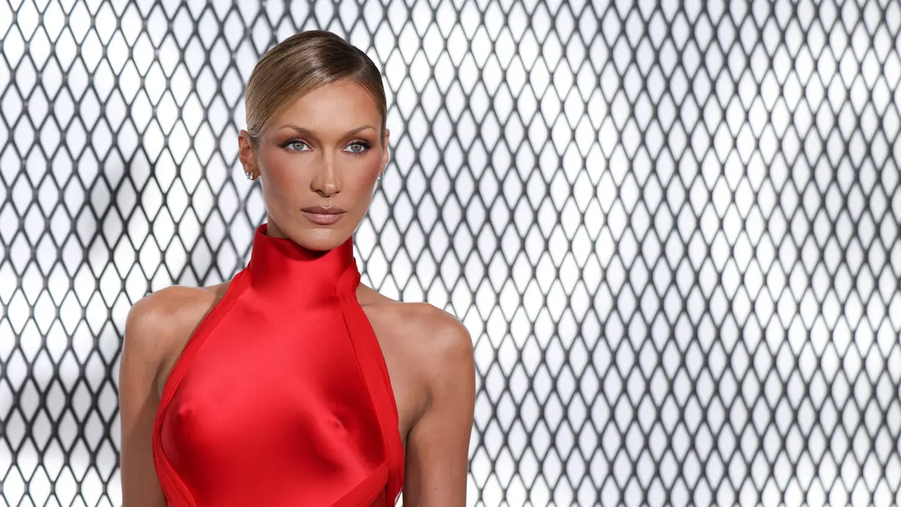 Bella Hadid Tuding Dolce & Gabbana Rasis, Hanya Pilih Model Kulit Putih di Milan Fashion Week 2026