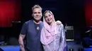 Ayu Azhari dan suaminya, Mike Tramp menggelar sebuah showcase dengan tema budaya Indonesia bertajuk Love Production Peduli Budaya. (Adrian Putra/Bintang.com)