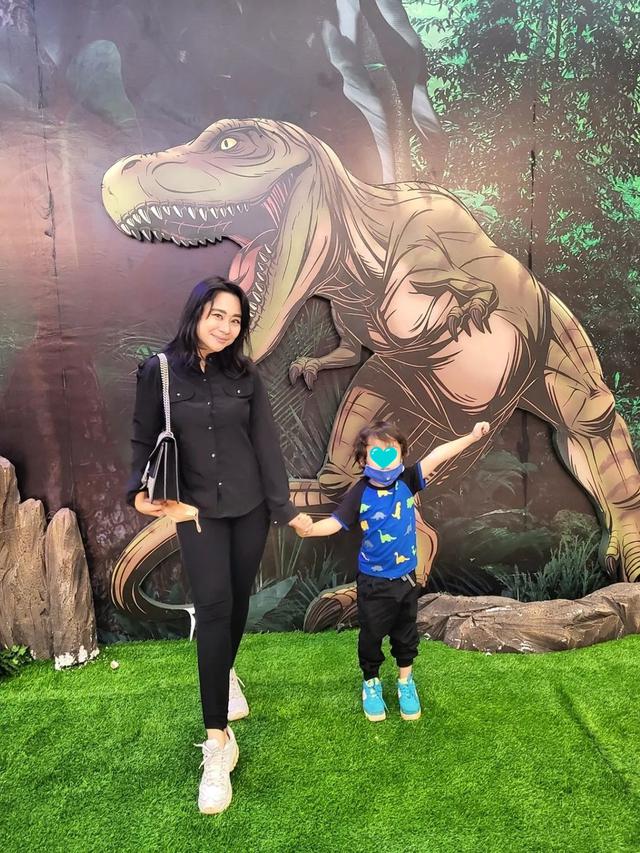 6 Potret Kebersamaan Chikita Meidy dan Anaknya yang Didiagnosis Kawasaki Disease