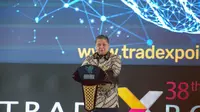 Menteri Koordinator Bidang Perekonomian Airlangga Hartarto saat menyampaikan keynote speech pada Trade Expo Indonesia ke-38 tahun 2023 di ICE BSD, Tangerang Selatan, Rabu (18/10/2023). (Dok Kemenko Perekonomian)