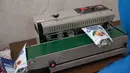 Mesin sealer juga mempercepat proses pengemasan sekaligus membuat kemasan produk lebih rapi dan kokoh. Peningkatan efisiensi ini membantu kelompok menjaga kualitas dan memperluas jangkauan pemasaran. (Adv/BRI)