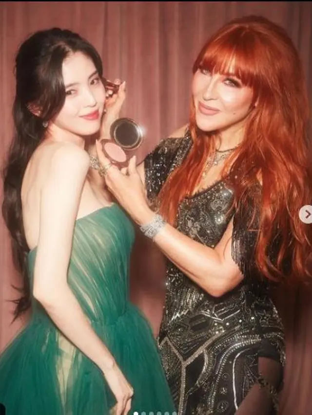 Transparan di Bagian Punggung, Gaun Han So Hee di British Fashion Awards Jadi Sorotan