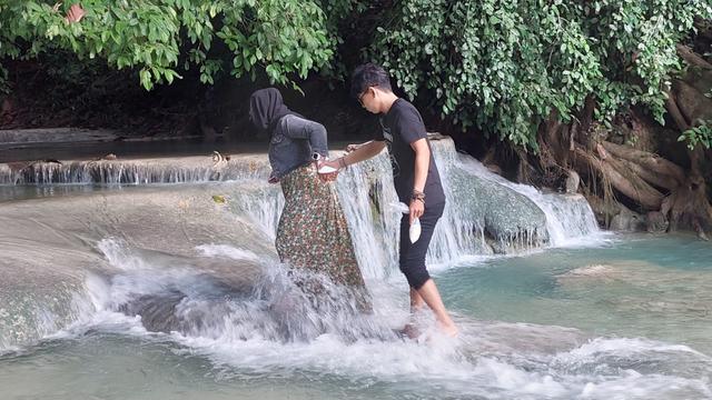 Aris Idol dan Rosillia Octo Fany