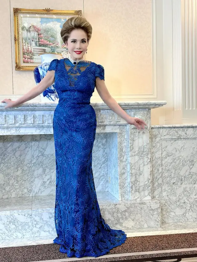 Model Dress Brokat Dewi Soekarno/Instagram @dewisukarnoofficial