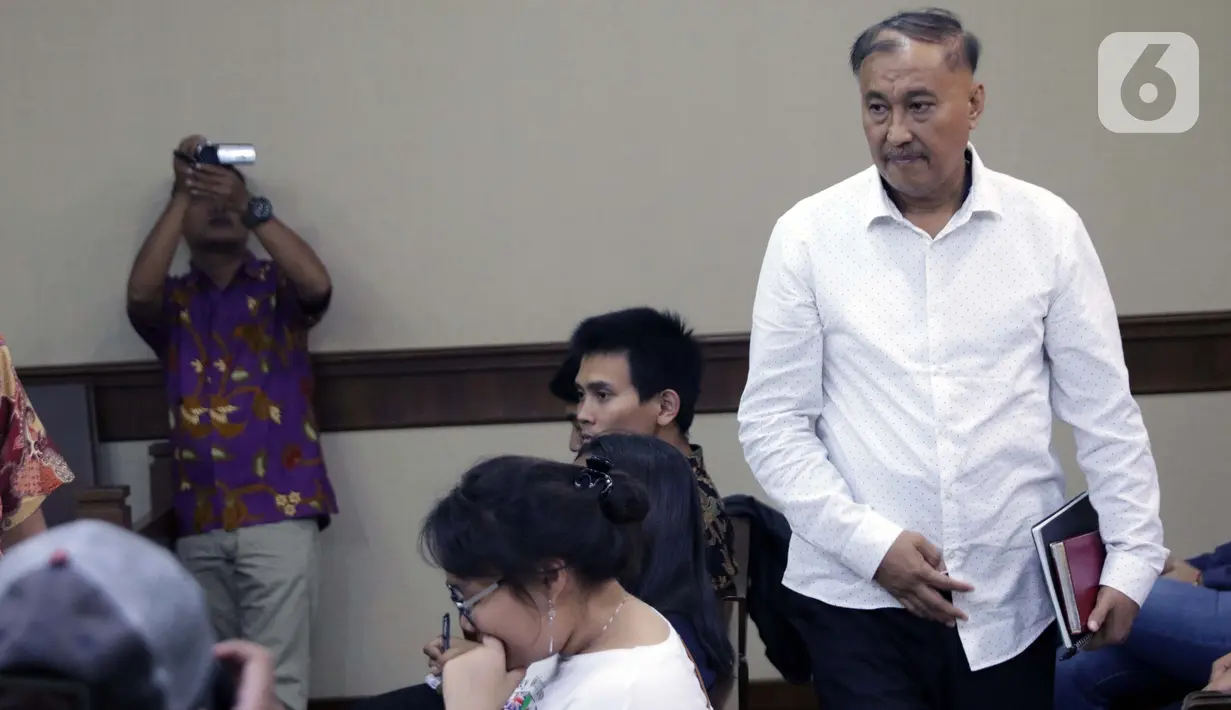 Terdakwa dugaan korupsi e-KTP, Markus Nari bersiap menjalani sidang lanjutan di Pengadilan Tipikor, Jakarta, Rabu (2/10/2019). Sidang beragendakan mendengar keterangan ndi Narogong, Setya Novanto dan Irvanto Hendra Pambudi Cahyo. (Liputan6.com/Helmi Fithriansyah)