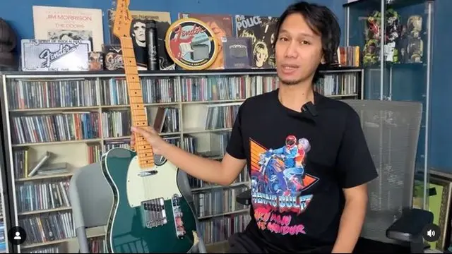 6 Potret Eross Candra Sheila On 7 dan Gitarnya yang Dilelang untuk Donasi Palestina