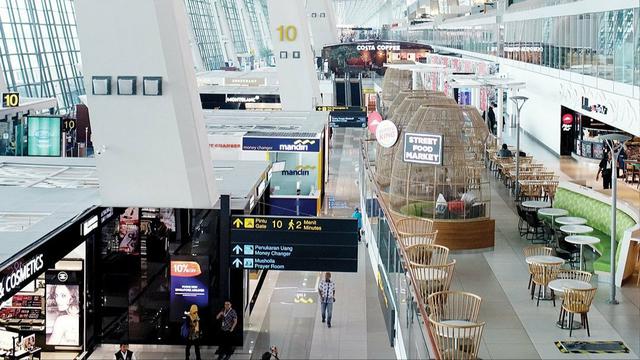 Bandara Soetta Makin Modern dan Canggih, Kini Punya Robot Pembersih Lantai Terminal