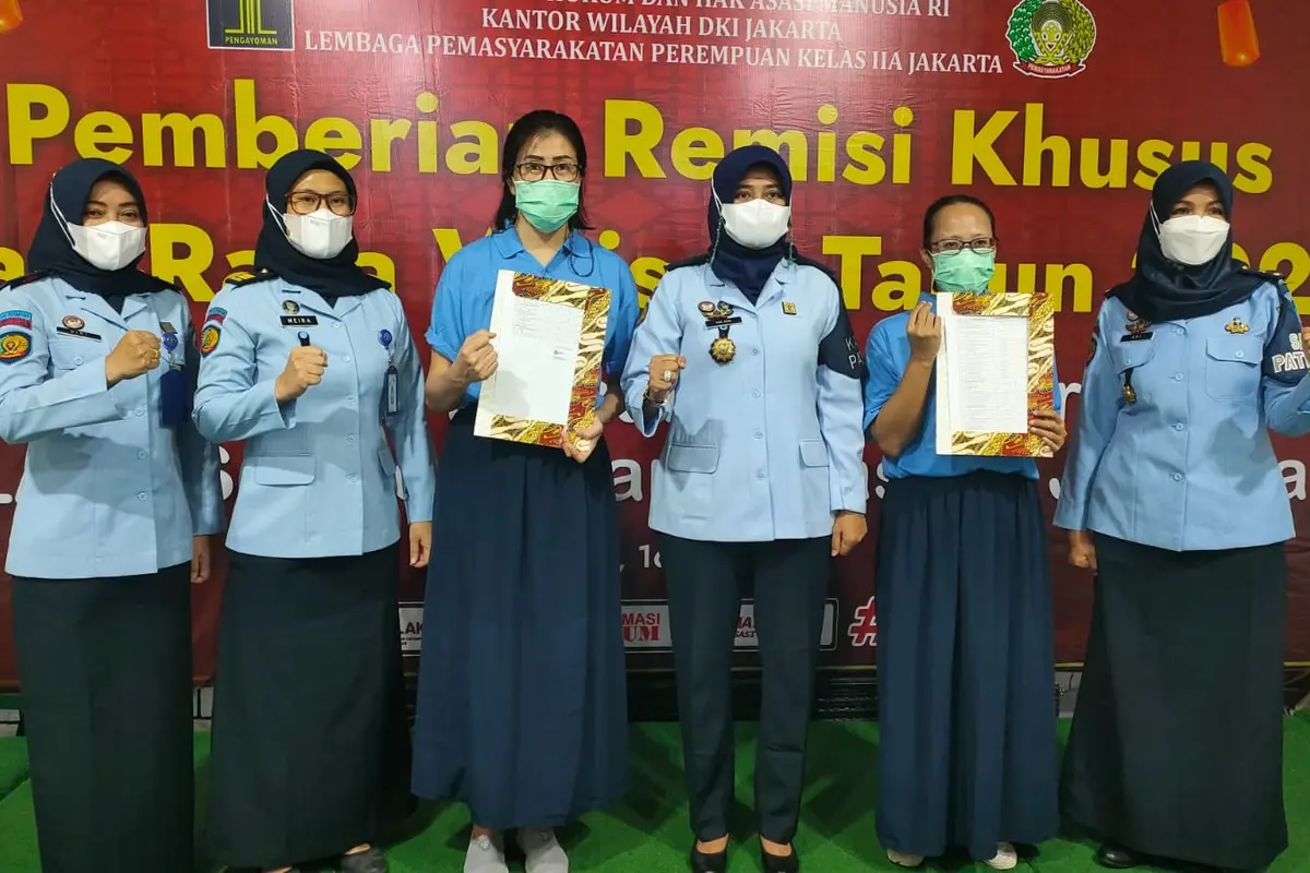 9 Warga Binaan Lapas Perempuan Kelas II A Jakarta Dapat Remisi Waisak