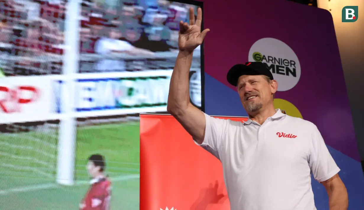 <p>Kiper legendaris Manchester United, Peter Schmeichel, saat menghadiri acara Vidio Premier League Festival di Cilandak Town Square, Jakarta, Sabtu (5/8/2023). (Bola.com/Ikhwan Yanuar)</p>